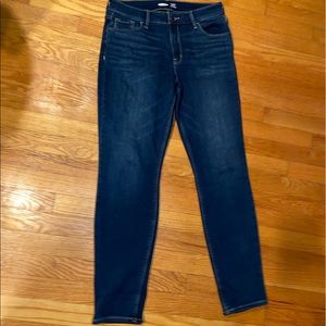 Old Navy Rockstar Super Skinny High Rise